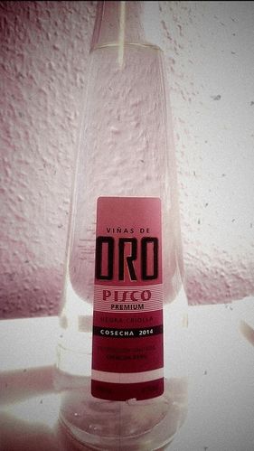 Pisco Premium Negra Criolla - Viñas de Oro 700ml
